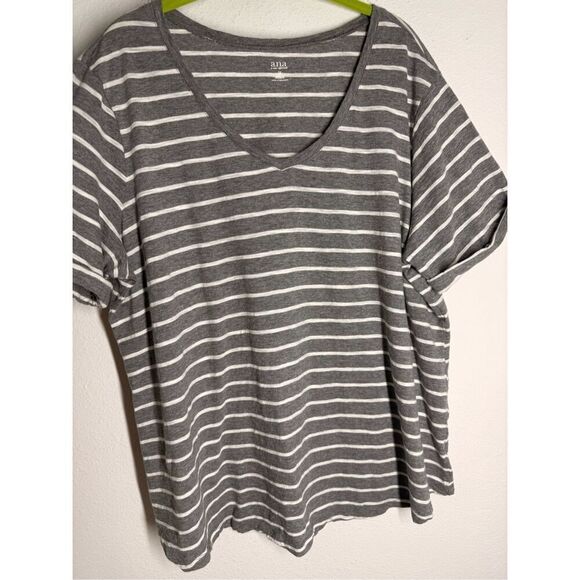 a.n.a. Women's V Neck Short Sleeve T Shirt Gray White Stripe Size 1X Cotton - Picture 2 of 12